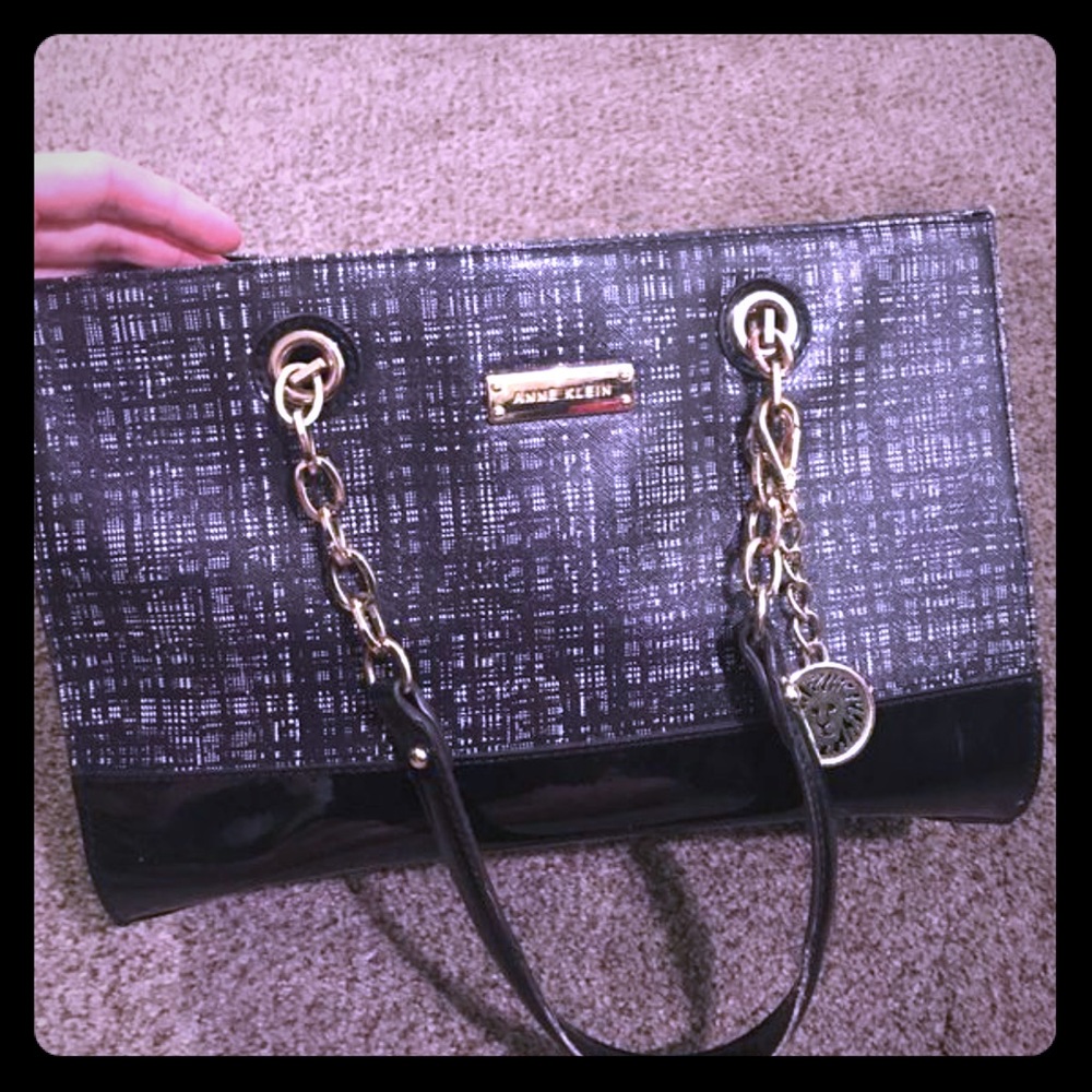 Anne Klein black purse